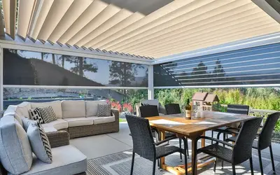 Louvered pergola