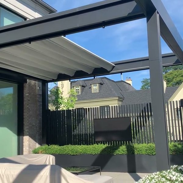 Retractable roof on a modern pergola